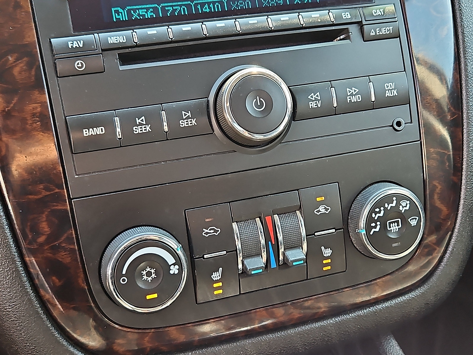 Used 2012 Chevrolet Impala LTZ FWD image 15