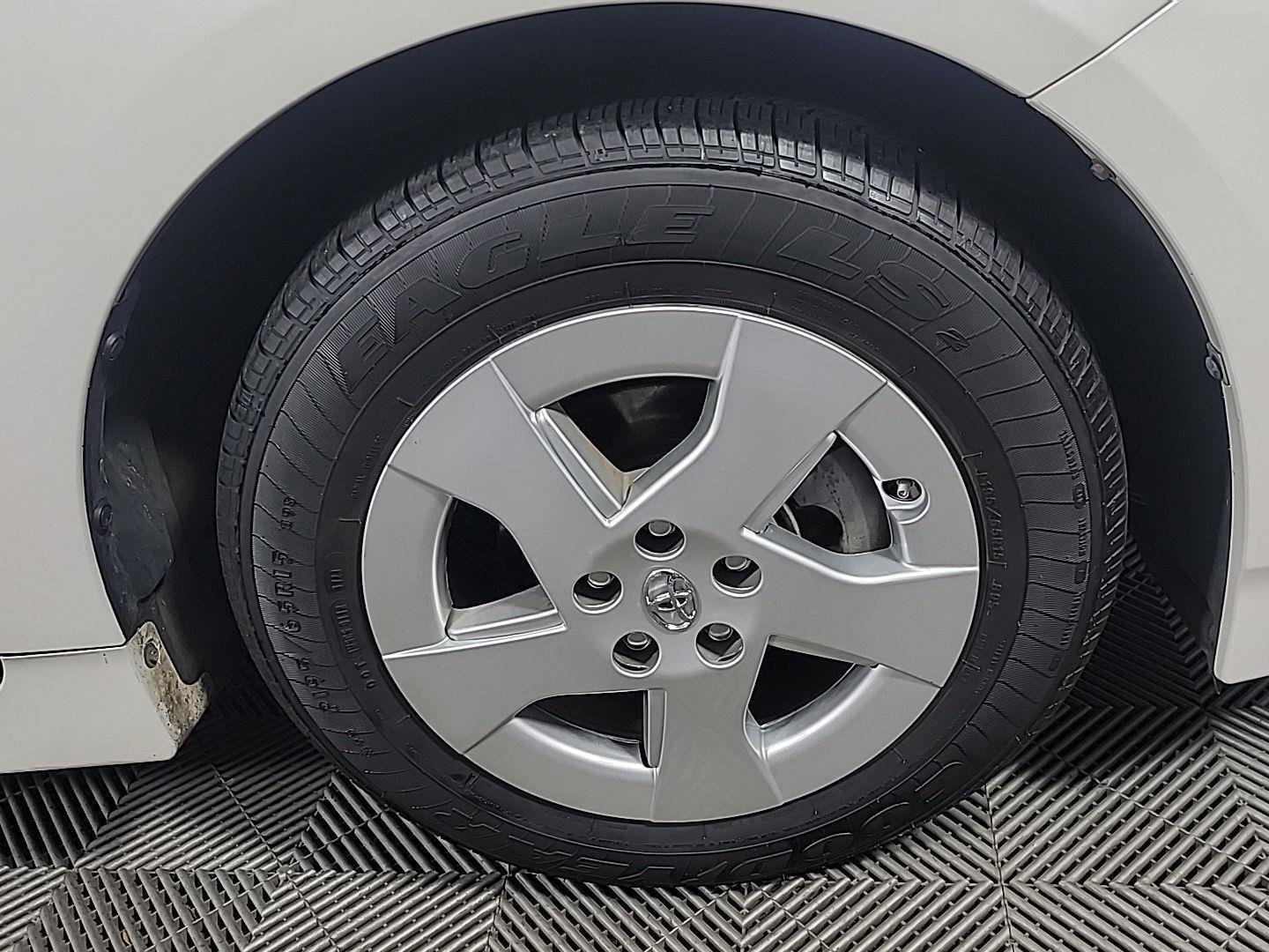 Used 2011 Toyota Prius Two image 3