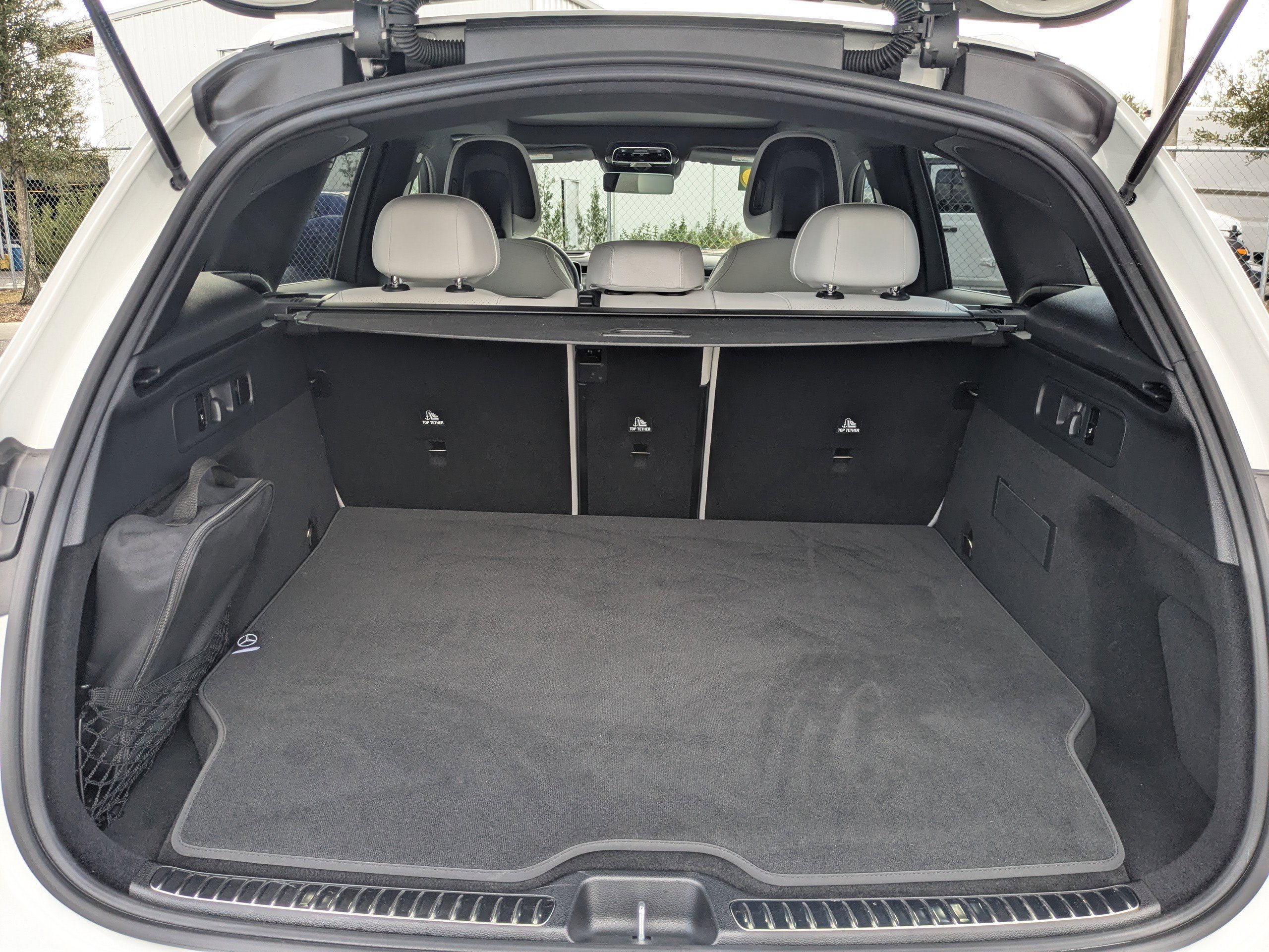 Used 2025 Mercedes-Benz GLC 350e GLC 350e 4MATIC image 12