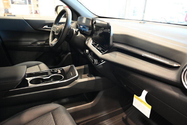 New 2027 Chevrolet Equinox LT w/ Convenience Package II FWD image 13