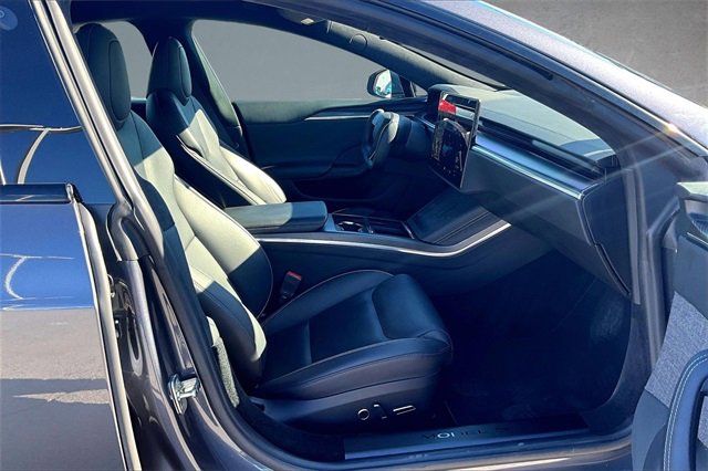 Used 2022 Tesla Model S Plaid image 5