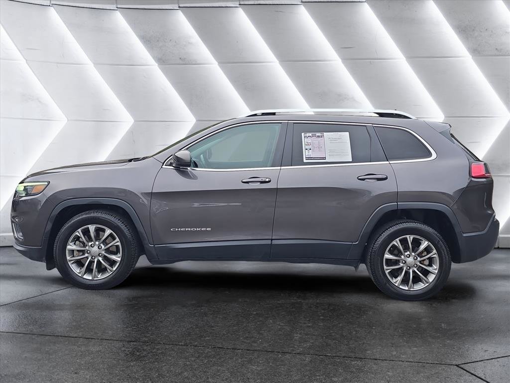 Used 2019 Jeep Cherokee Latitude Plus w/ Cold Weather Group image 2