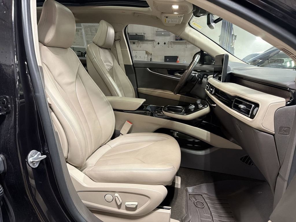 Certified 2022 Lincoln Nautilus Reserve w/ Luxury Package image 28