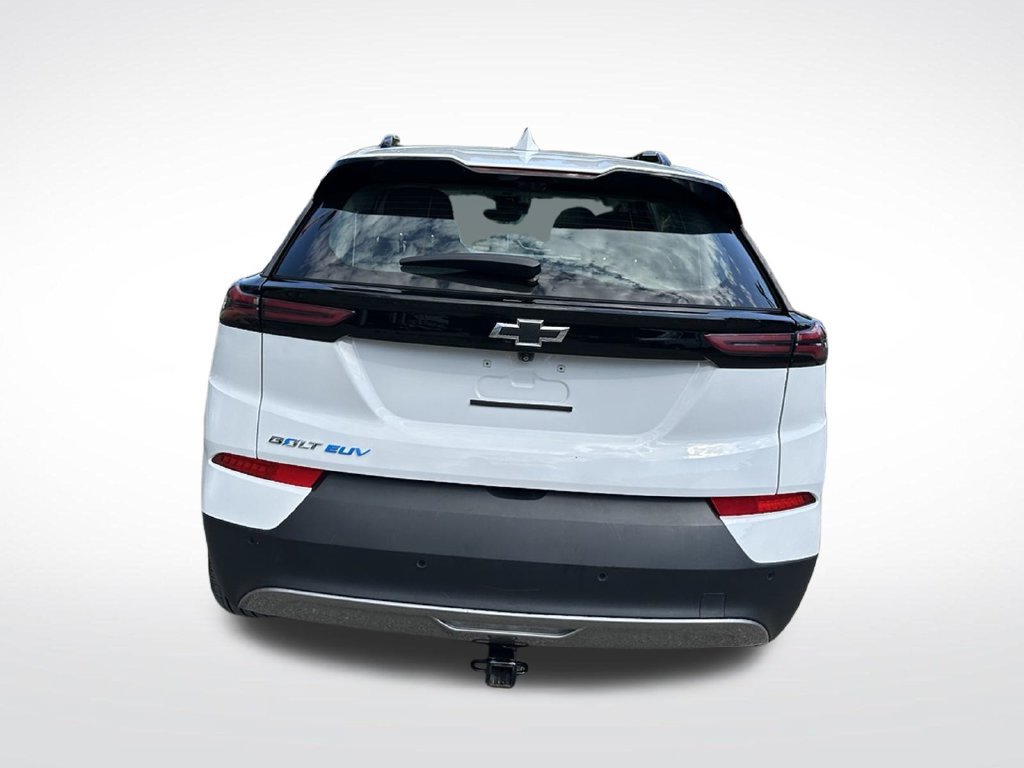 Used 2023 Chevrolet Bolt EUV Premier w/ Sun & Sound Package FWD image 5