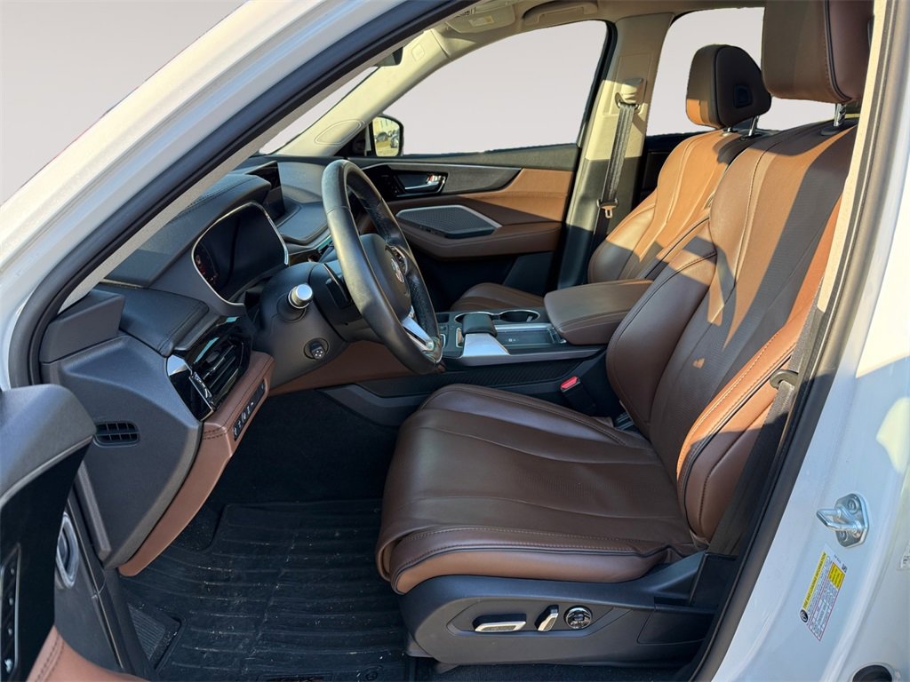 Used 2023 Acura MDX SH-AWD w/ Advance Package image 2