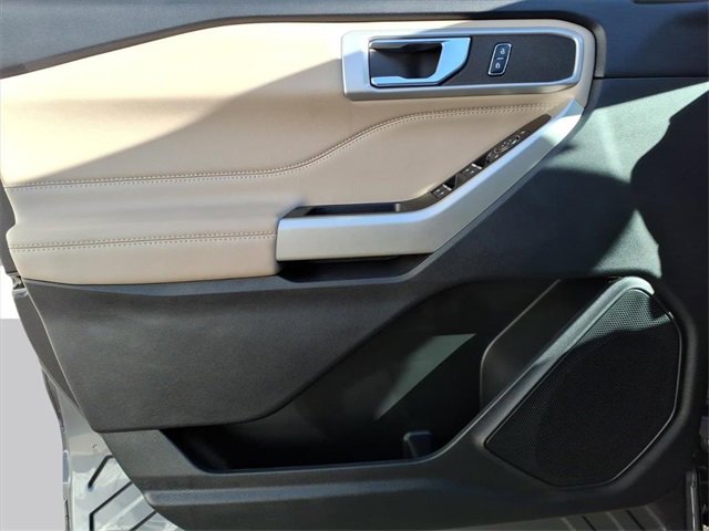 Used 2022 Ford Explorer XLT image 10