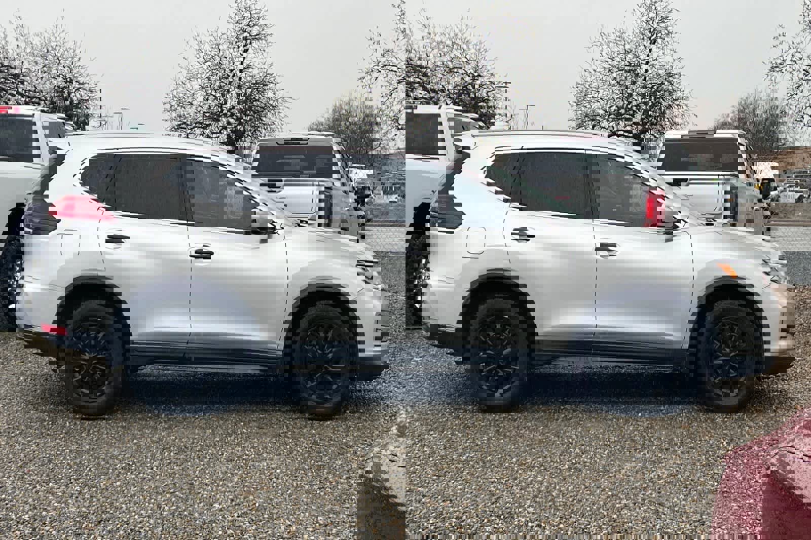 Used 2018 Nissan Rogue S image 9