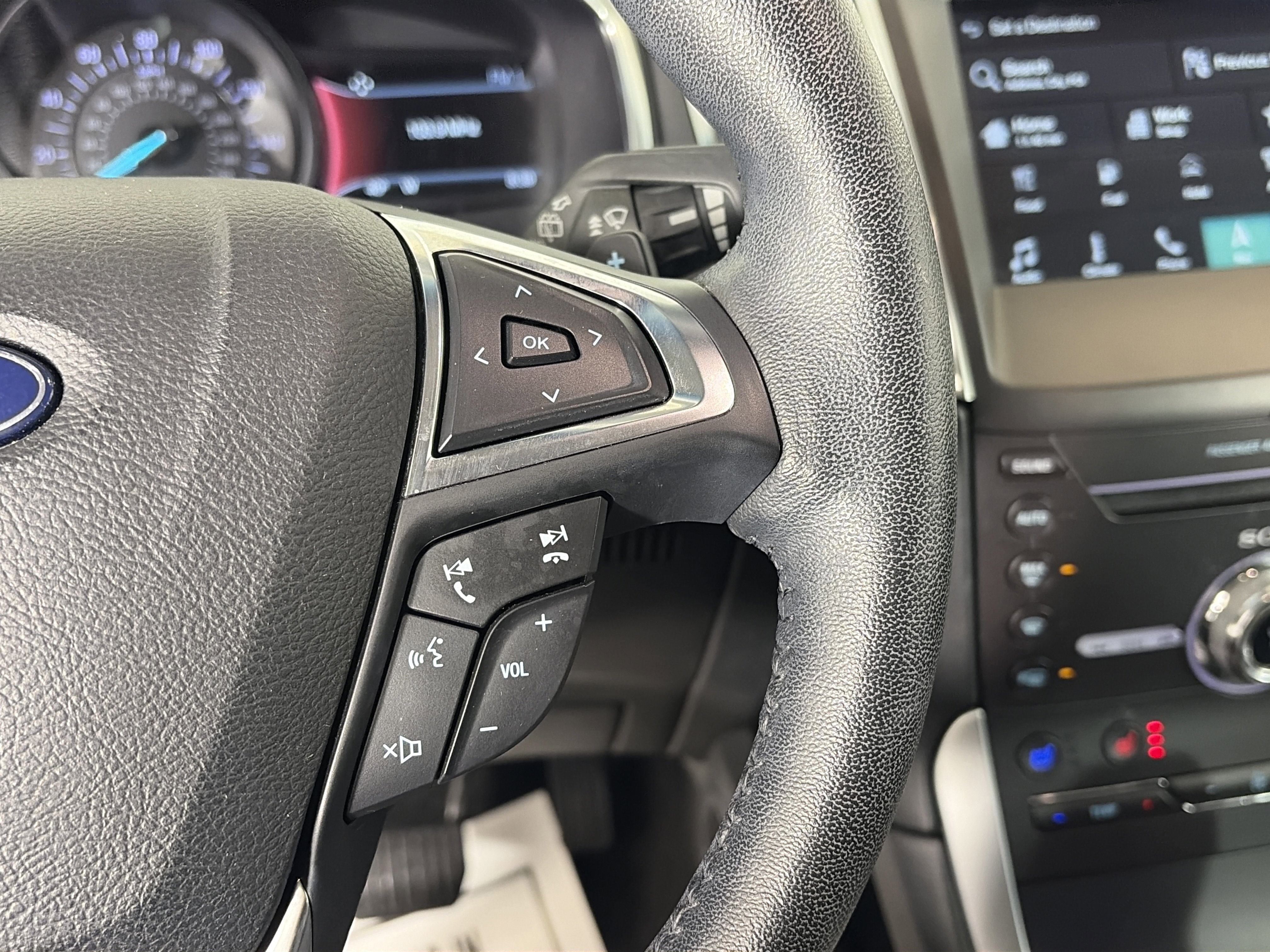 Used 2018 Ford Edge Titanium w/ Equipment Group 301A image 31