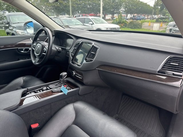 Used 2018 Volvo XC90 T6 Momentum w/ Convenience Package image 18