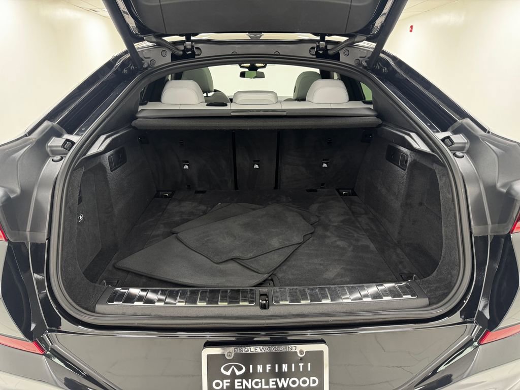 Used 2024 BMW X6 xDrive40i w/ Premium Package image 35