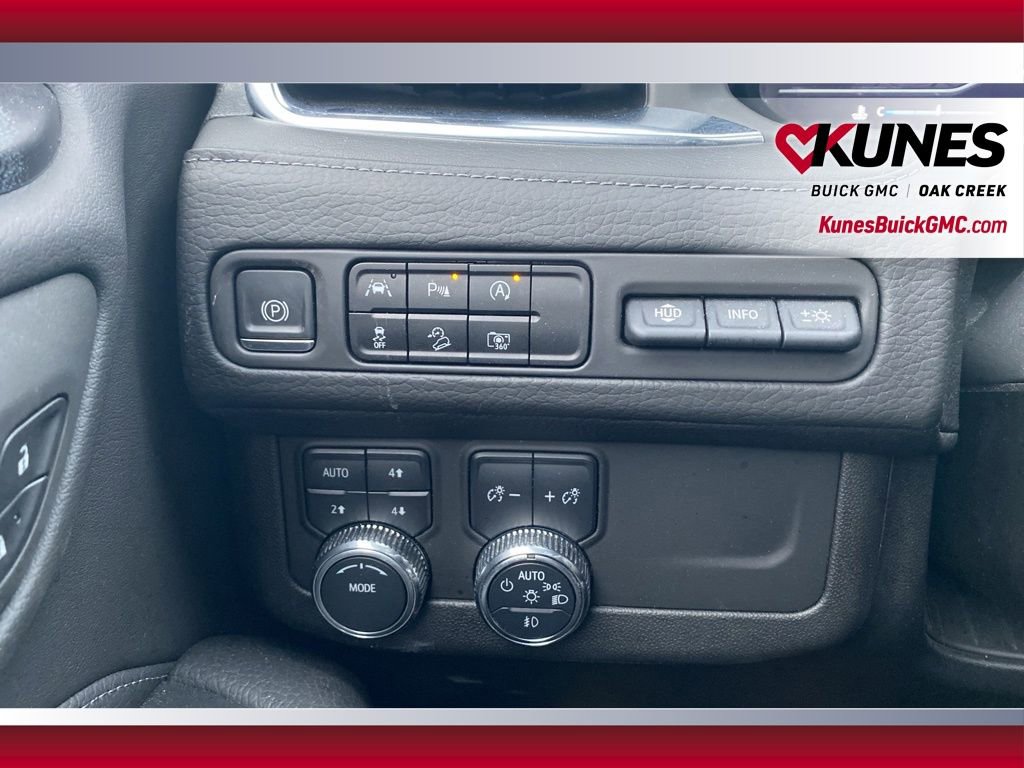 Used 2023 GMC Yukon Denali image 16