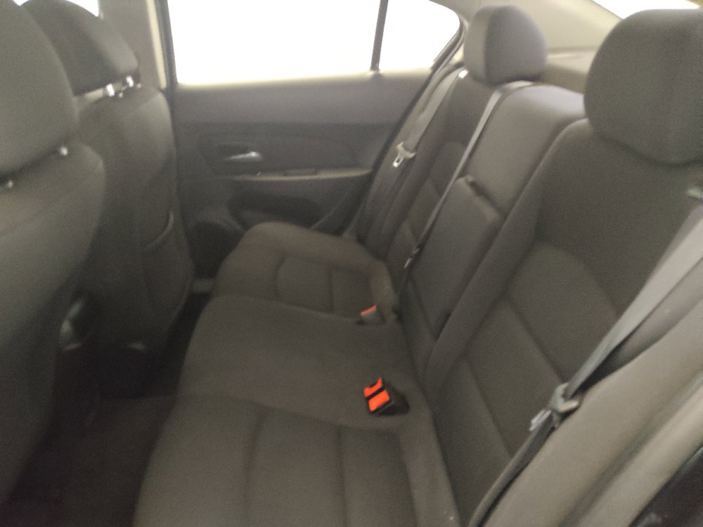 Used 2016 Chevrolet Cruze LT FWD image 18