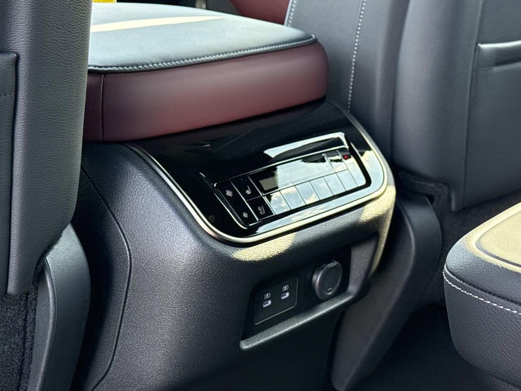 New 2026 INFINITI QX80 Autograph image 18