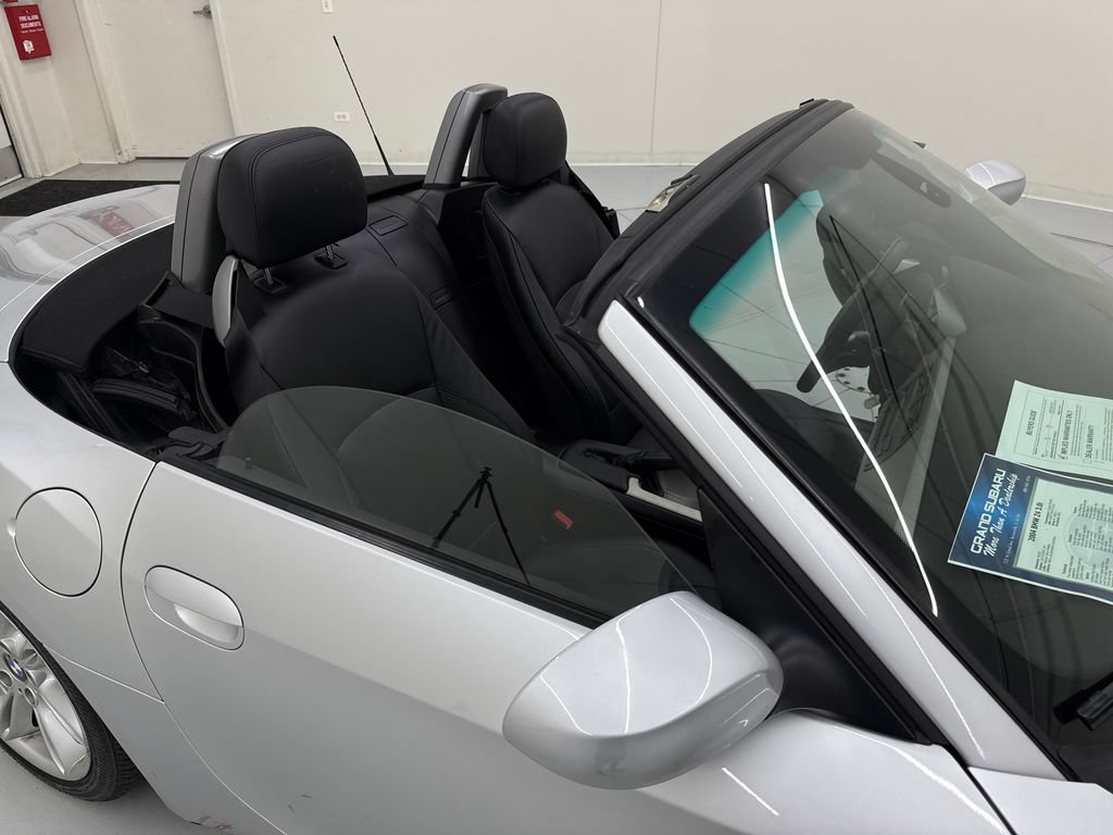 Used 2004 BMW Z4 3.0i RWD image 19