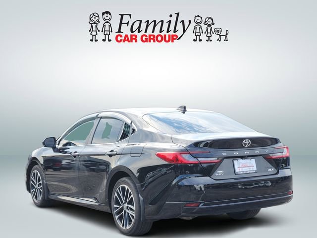 Used 2025 Toyota Camry XLE AWD/4WD image 3