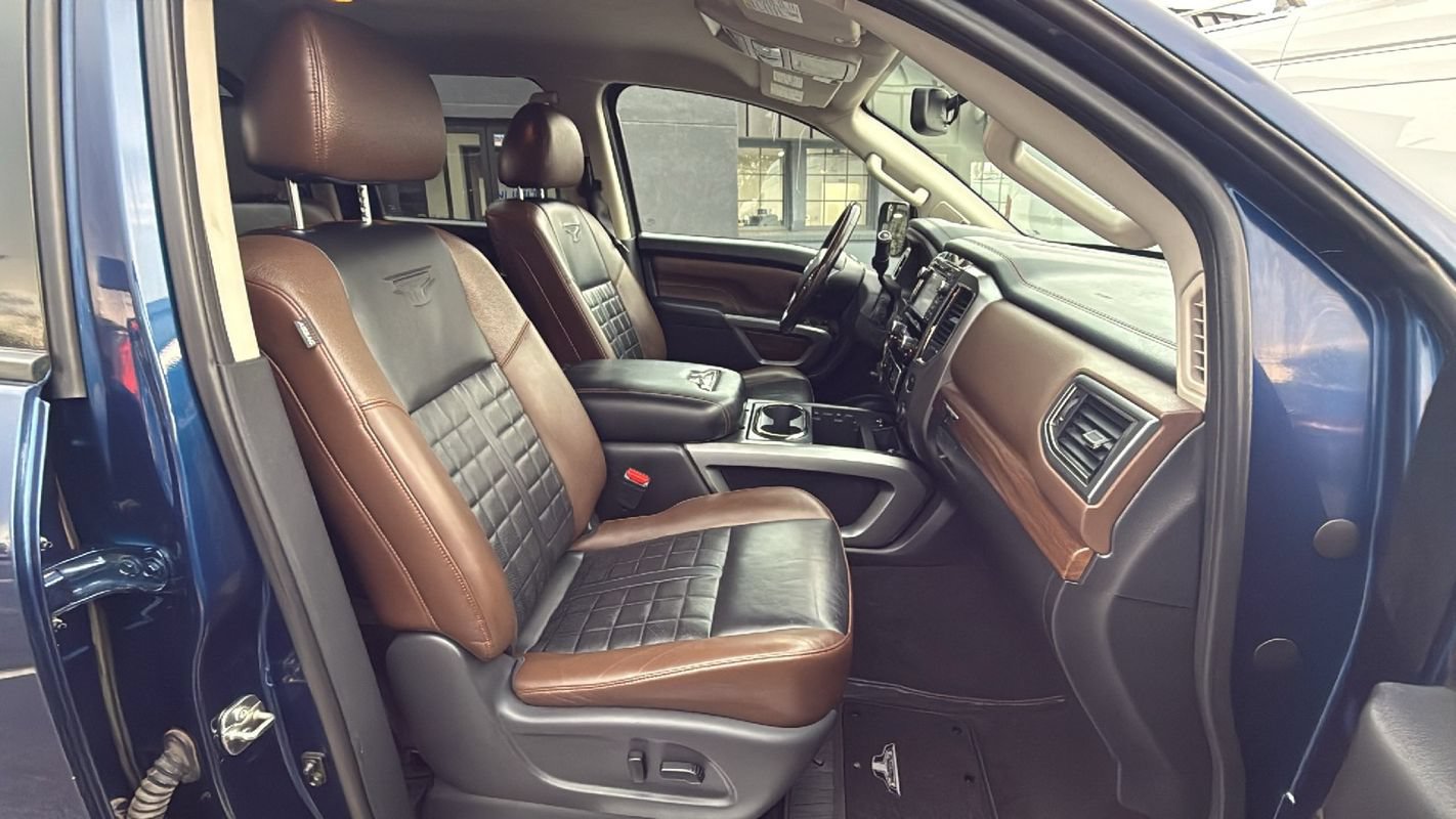 Used 2018 Nissan Titan Platinum Reserve AWD/4WD image 19
