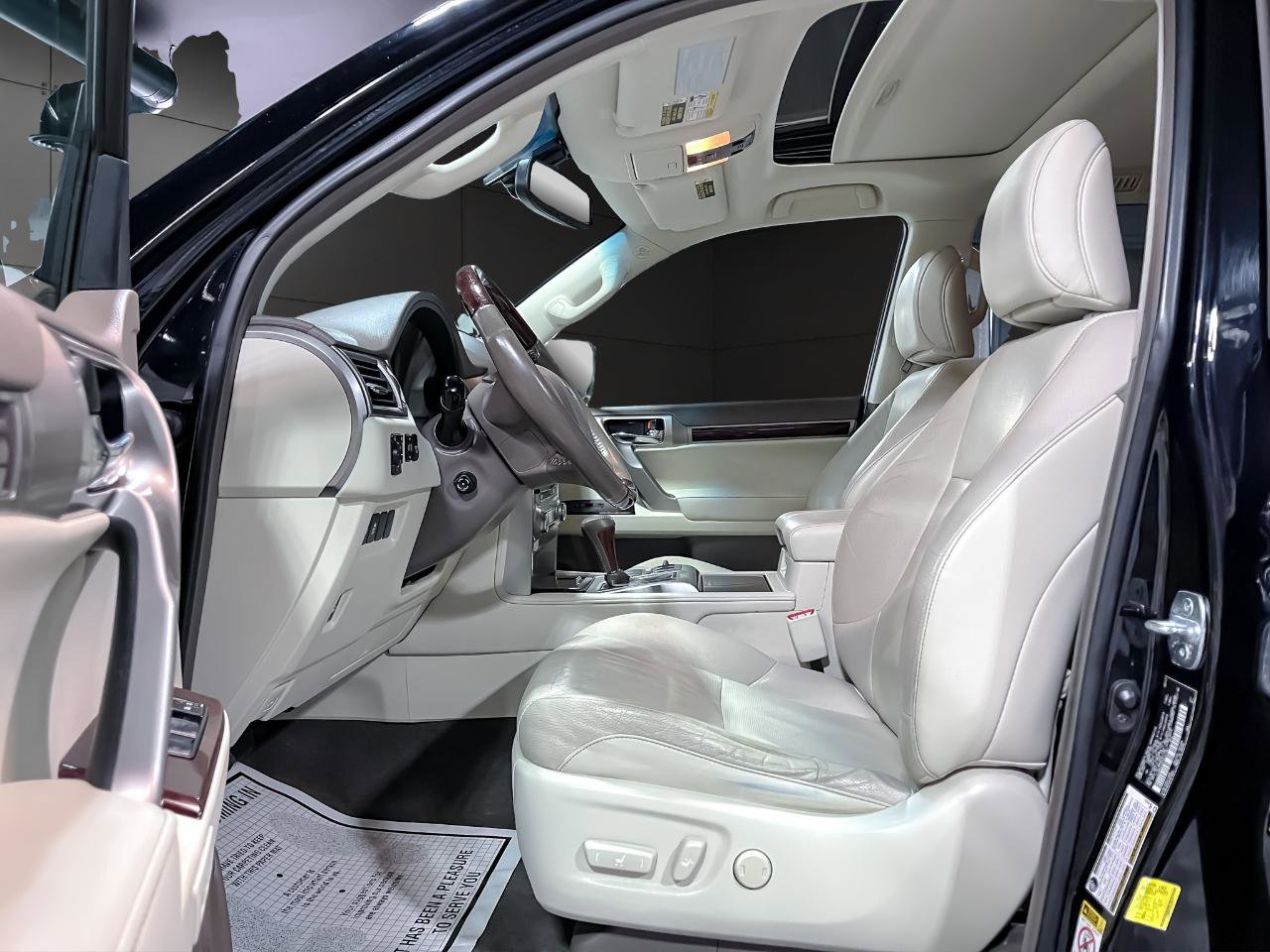 Used 2017 Lexus GX 460 Premium w/ Premium Package image 10