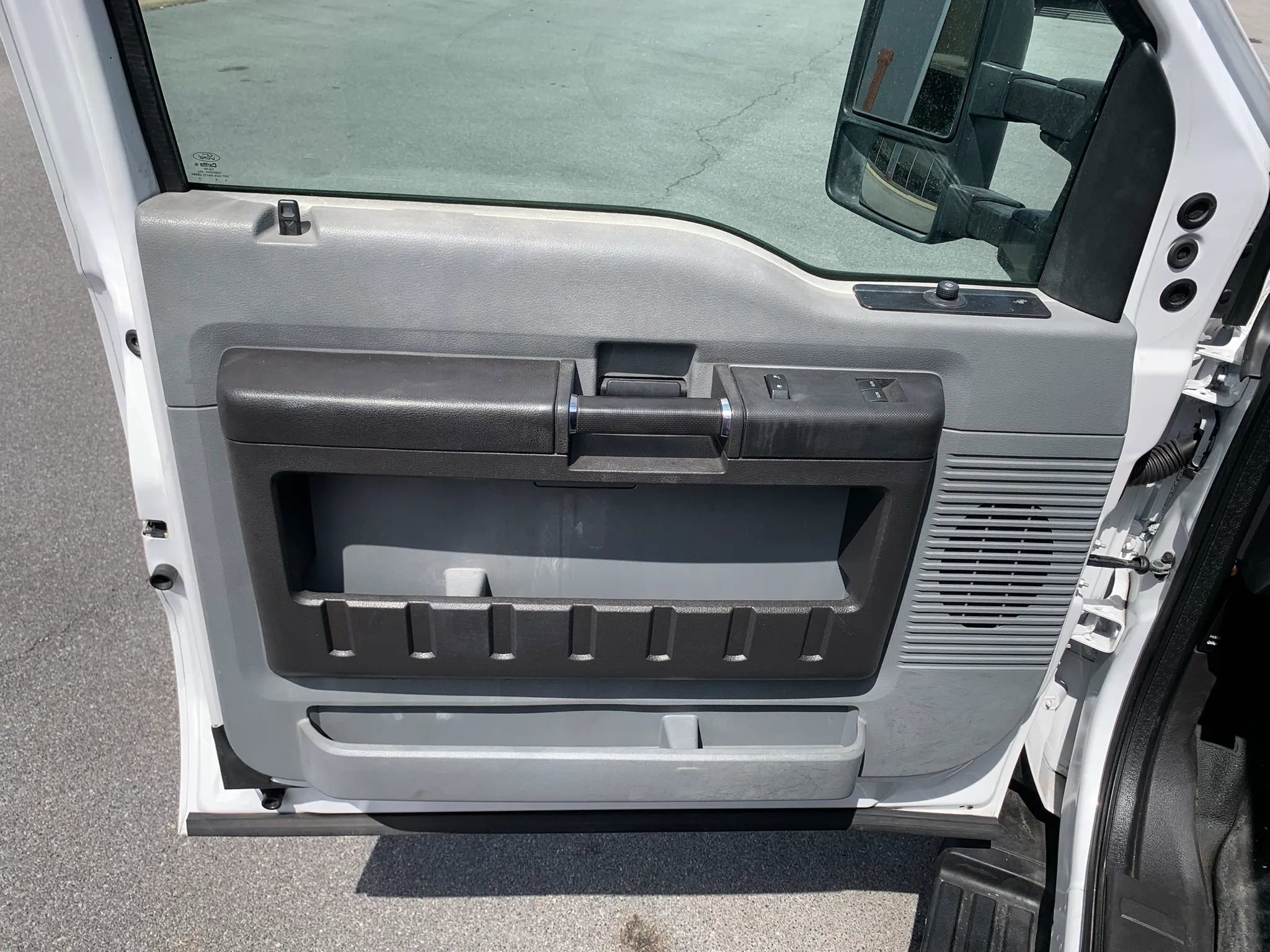 Used 2015 Ford F550 2WD SuperCab Super Duty image 9