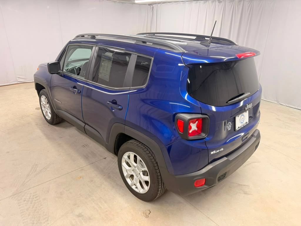 Used 2018 Jeep Renegade Latitude w/ Cold Weather Group AWD/4WD image 8