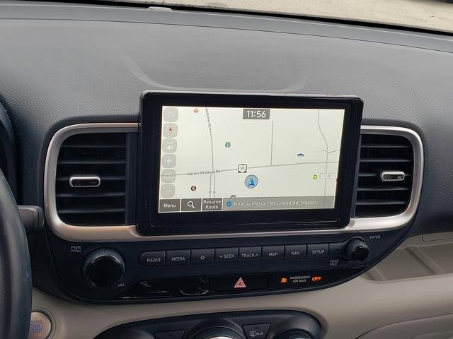 Used 2022 Hyundai Venue Limited image 29
