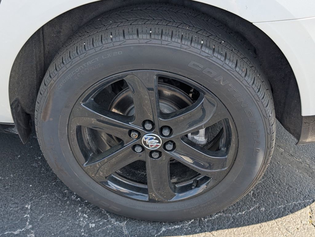 Used 2024 Buick Enclave Essence w/ Experience Buick Package image 23