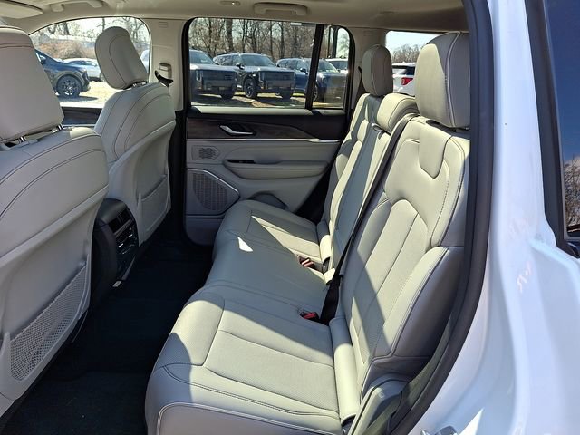 Used 2022 Jeep Grand Cherokee Overland image 10