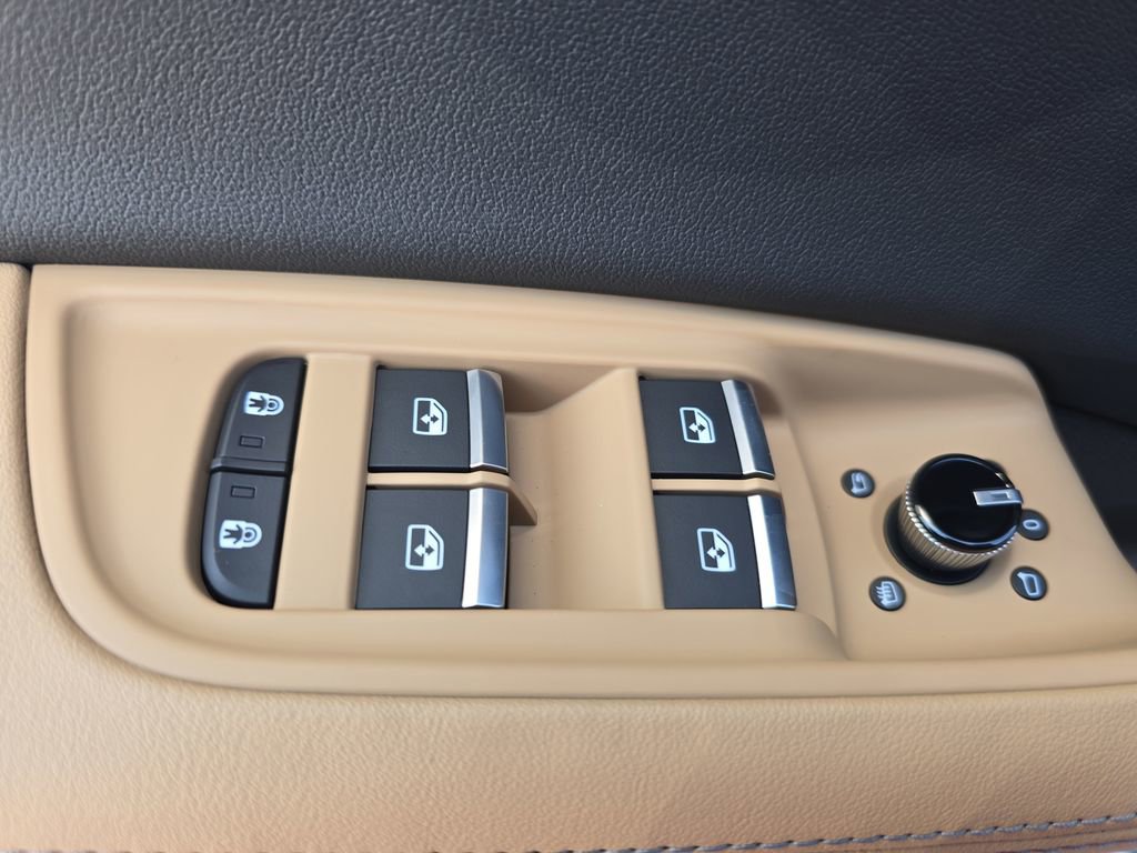 Used 2025 Audi Q8 Premium Plus w/ Premium Plus Package image 28