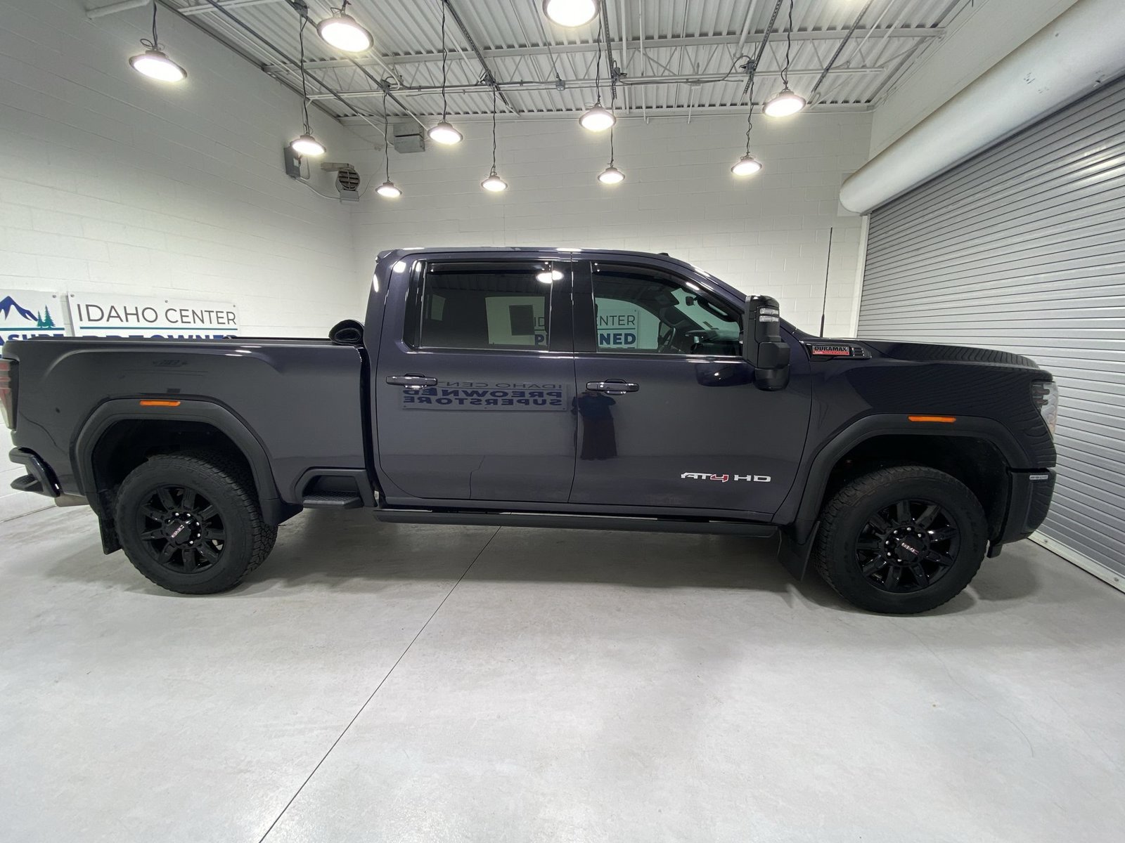 Used 2024 GMC Sierra 2500 AT4 w/ AT4 Premium Plus Package AWD/4WD image 9