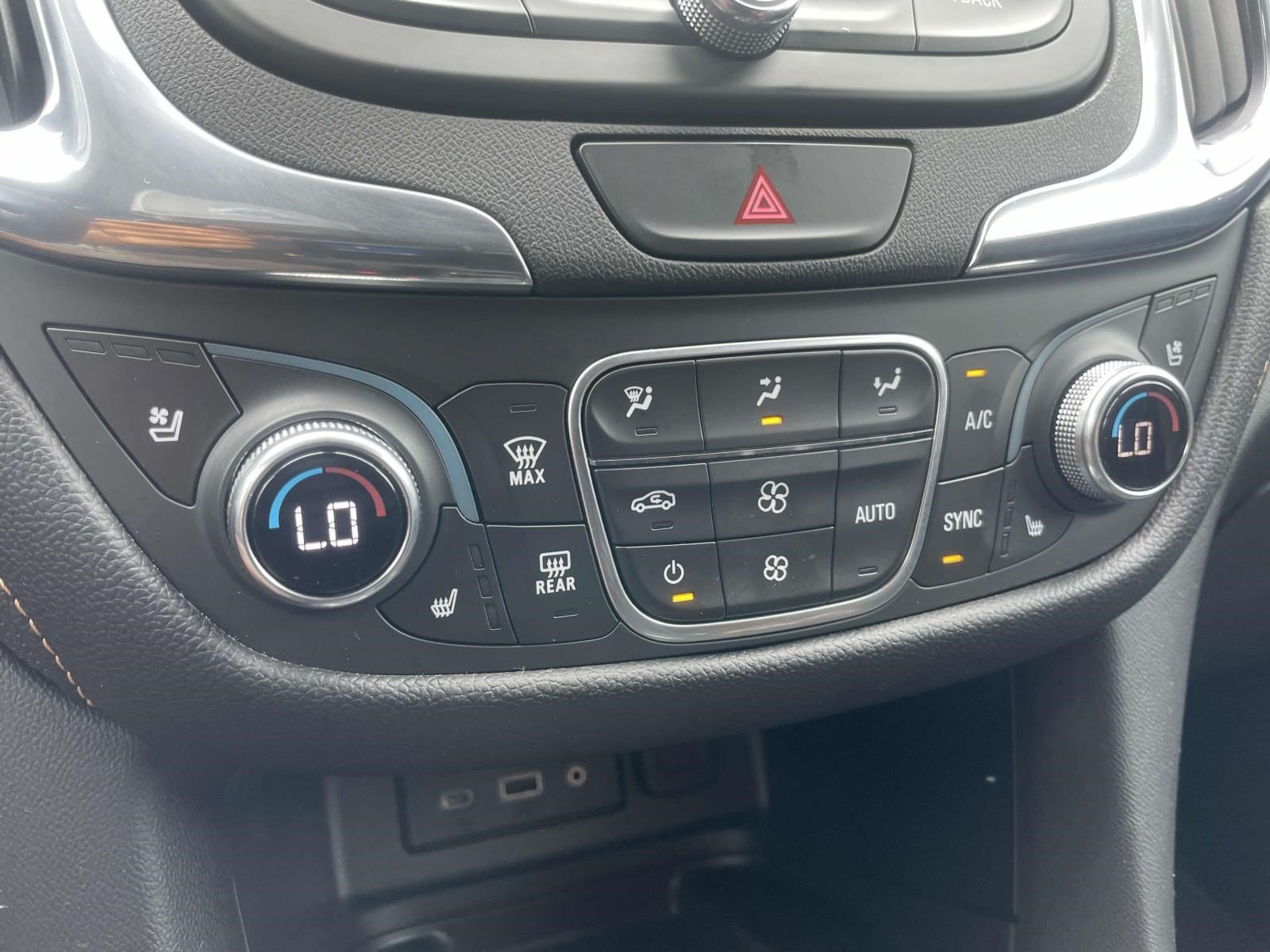 Used 2020 Chevrolet Equinox Premier FWD image 28
