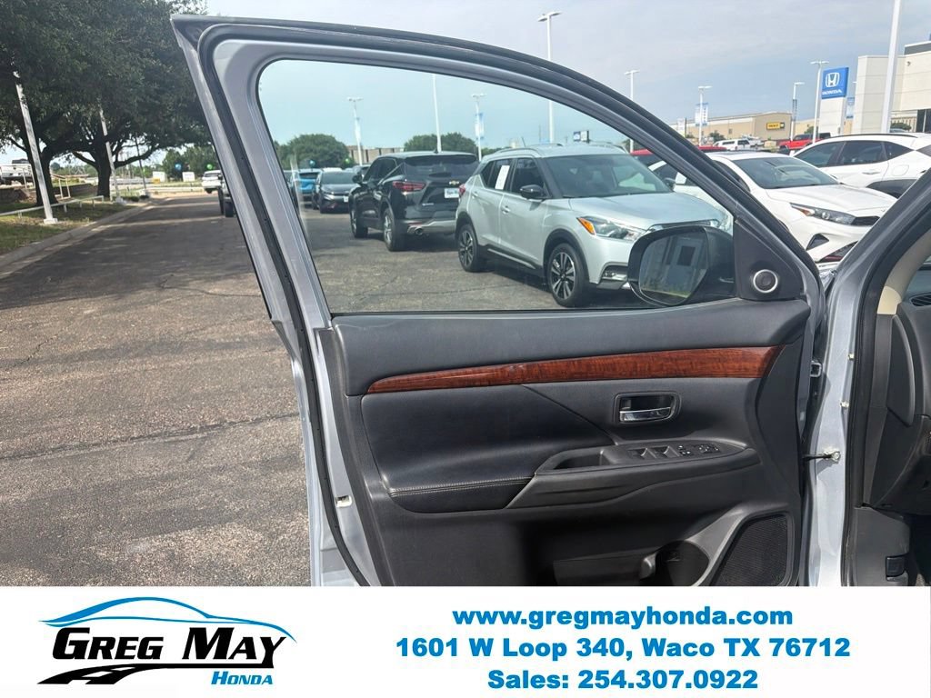 Used 2014 Mitsubishi Outlander SE FWD image 9