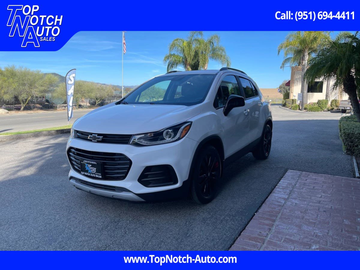 Used 2020 Chevrolet Trax LT w/ Sun & Sound Package image 1