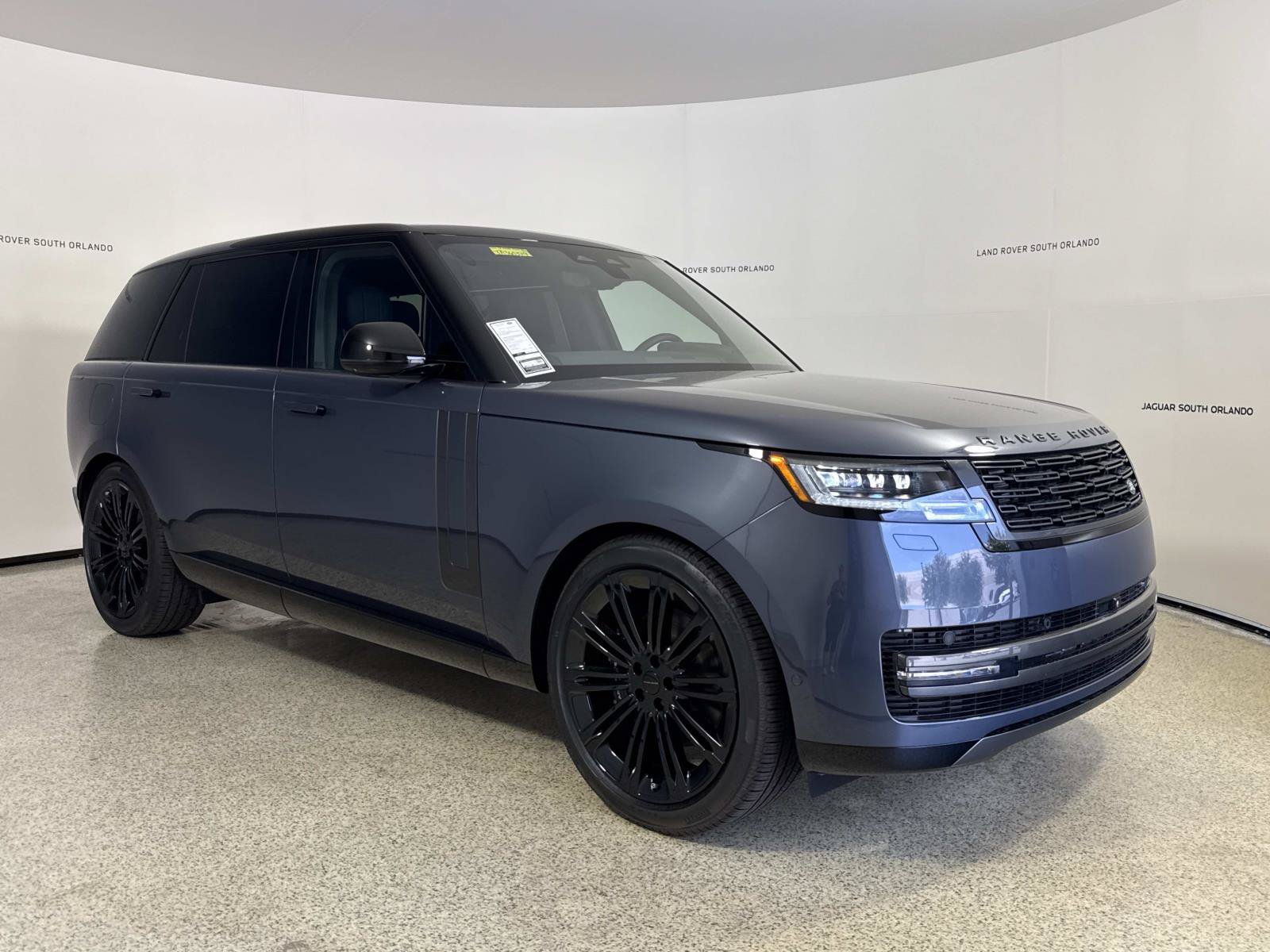 New 2026 Land Rover Range Rover Long Wheelbase SE AWD/4WD image 7