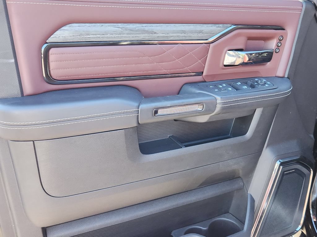 Used 2025 RAM 2500 Limited AWD/4WD image 7