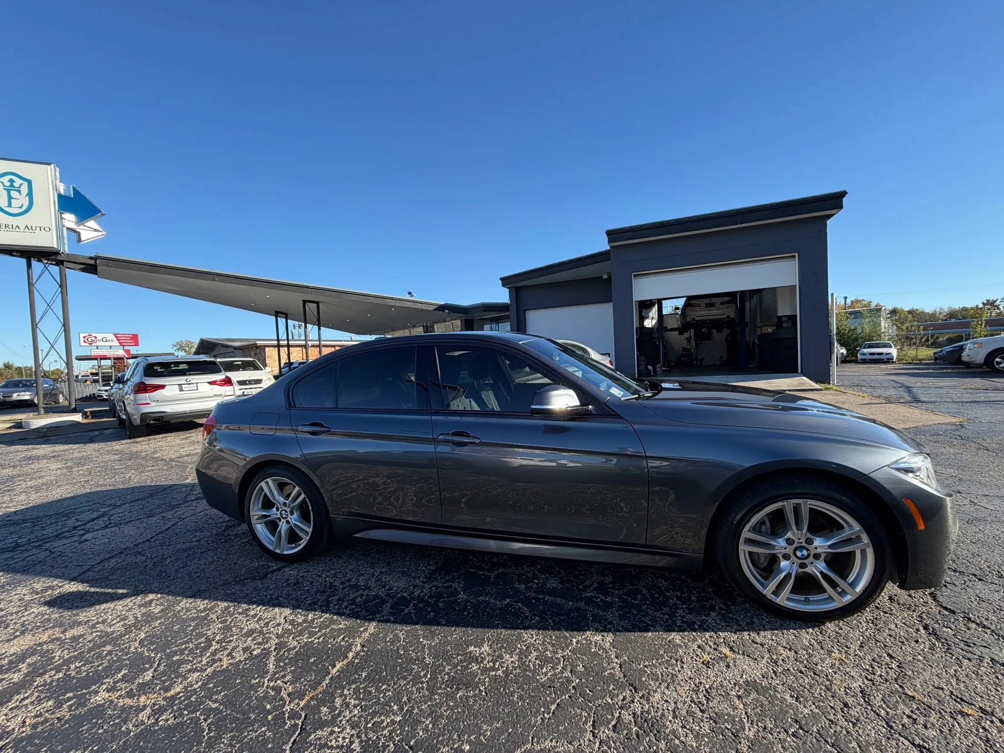 Used 2018 BMW 340i xDrive Sedan w/ Premium Package AWD/4WD image 9