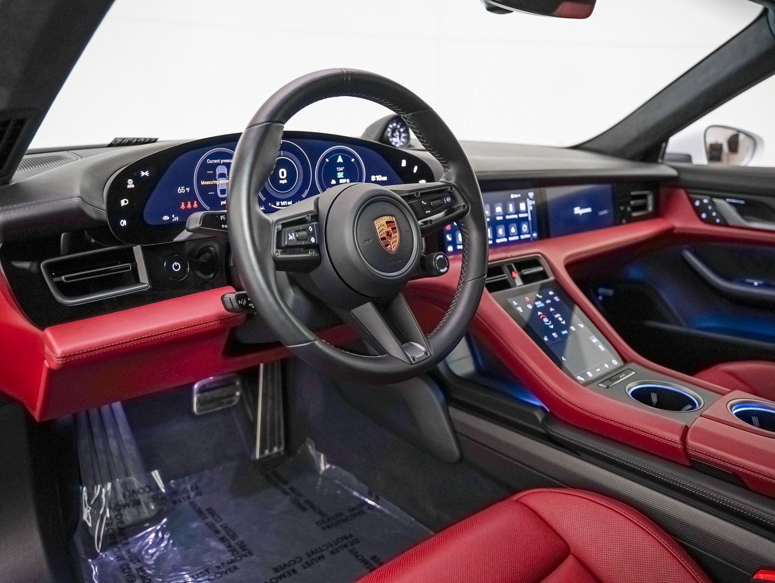 Certified 2022 Porsche Taycan GTS image 4