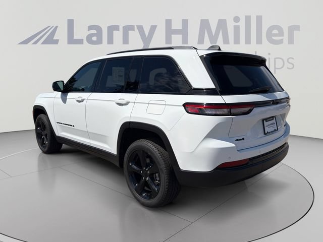 New 2025 Jeep Grand Cherokee Limited w/ Black Appearance Package AWD/4WD image 3
