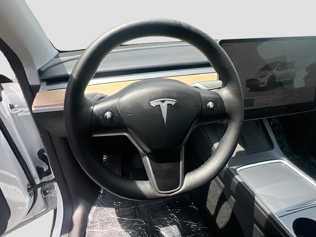 Used 2024 Tesla Model Y Long Range RWD image 11