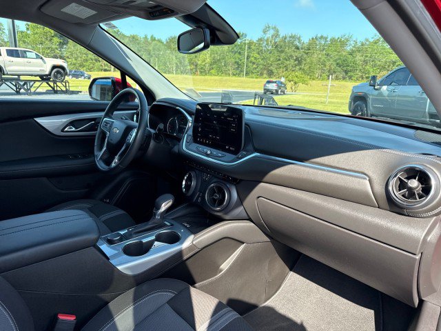 Used 2023 Chevrolet Blazer LT w/ Convenience Package FWD image 10