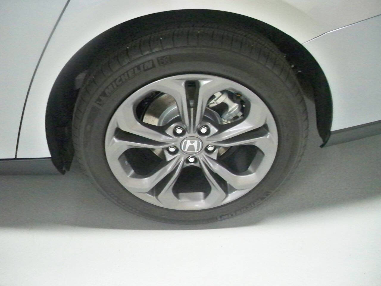 Used 2024 Honda Accord EX image 9