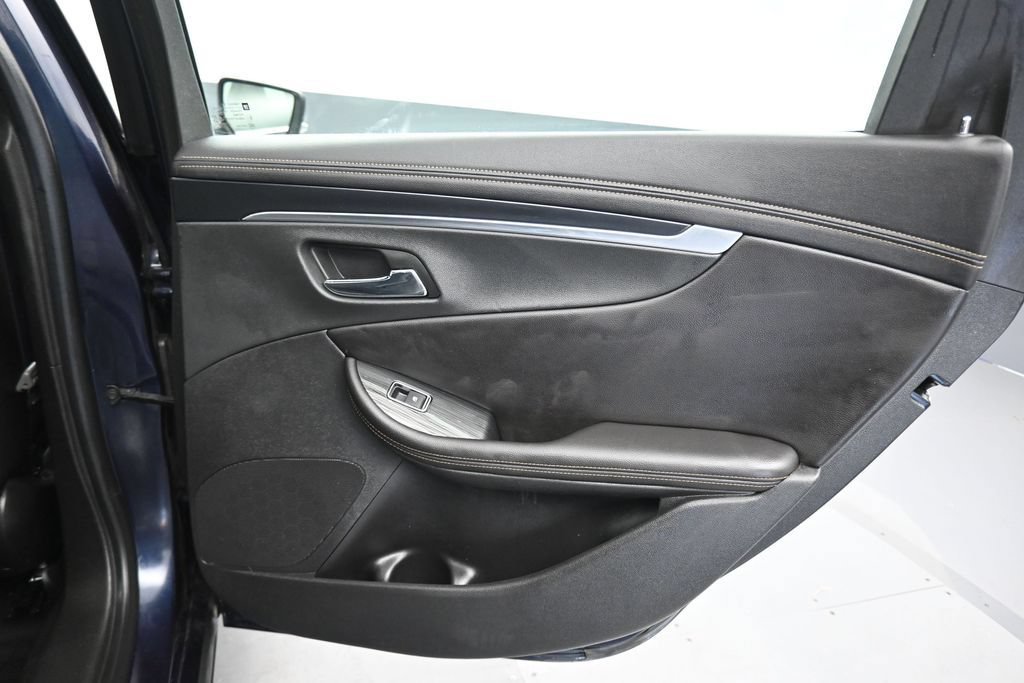 Used 2019 Chevrolet Impala LT FWD image 34