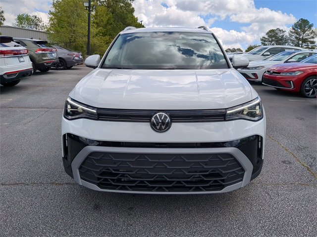 New 2025 Volkswagen Taos SE image 2