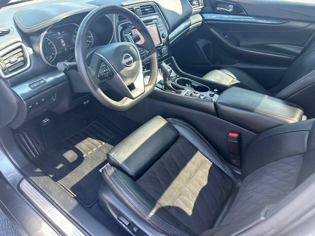 Used 2023 Nissan Maxima SR w/ Sport Mat Group FWD image 11