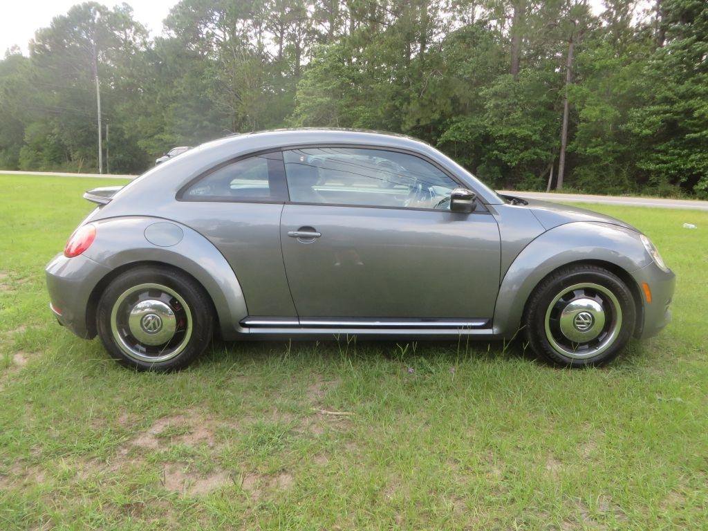 Used 2012 Volkswagen Beetle Turbo FWD image 5