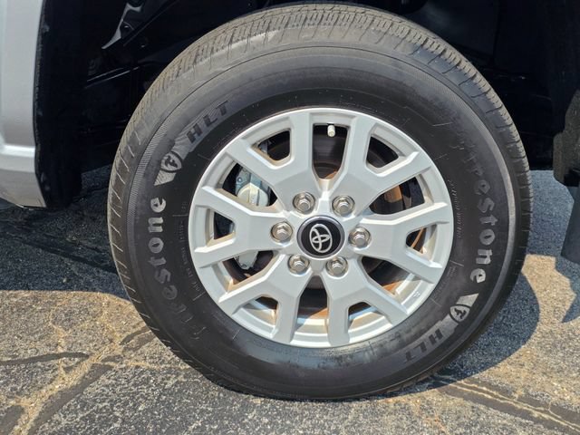 Used 2024 Toyota Tacoma SR5 AWD/4WD image 16