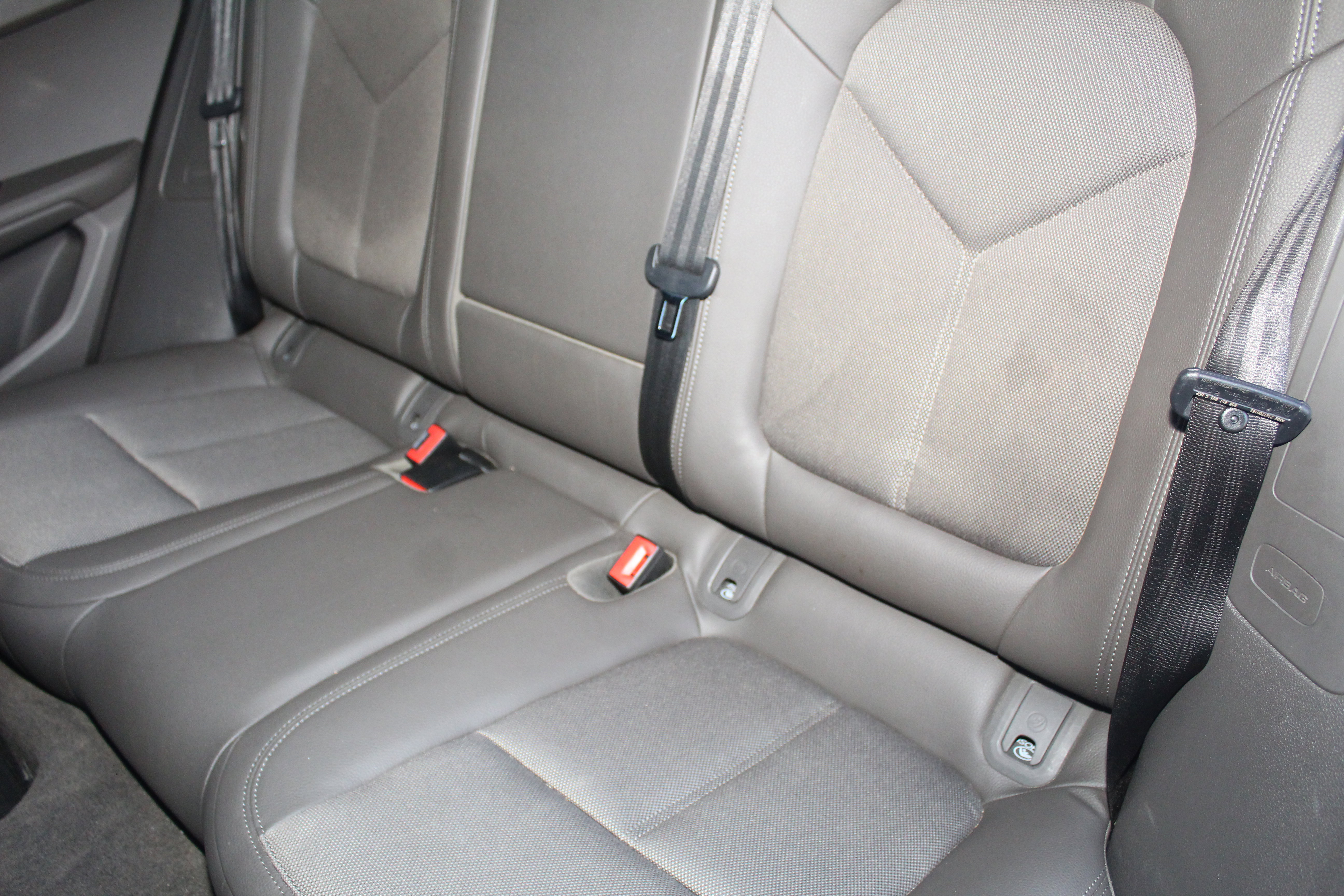 Used 2022 Porsche Macan S image 24