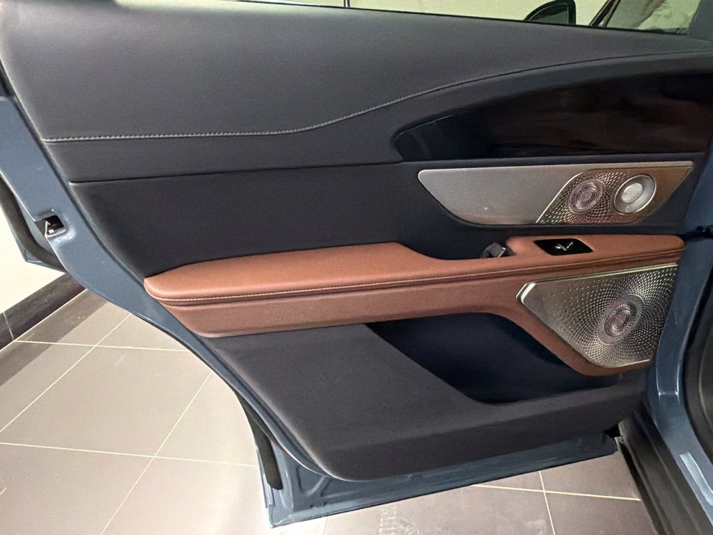 New 2026 Lincoln Nautilus Reserve AWD/4WD image 38