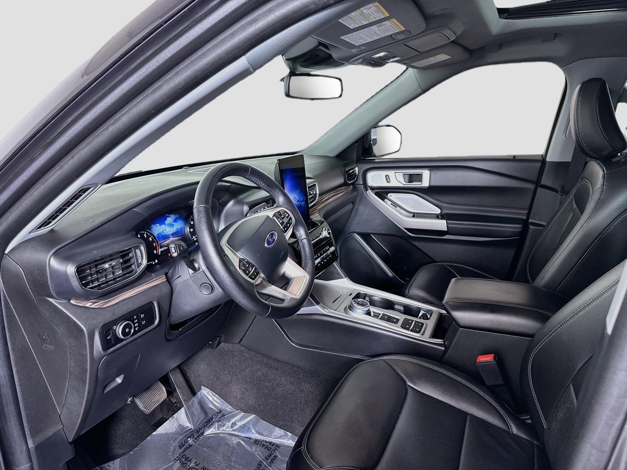 Used 2024 Ford Explorer Limited w/ Limited Technology Package RWD image 23