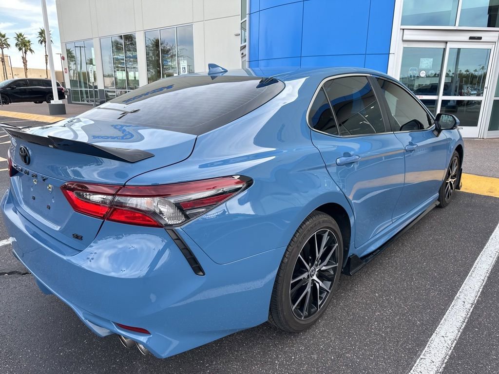 Used 2023 Toyota Camry SE image 5