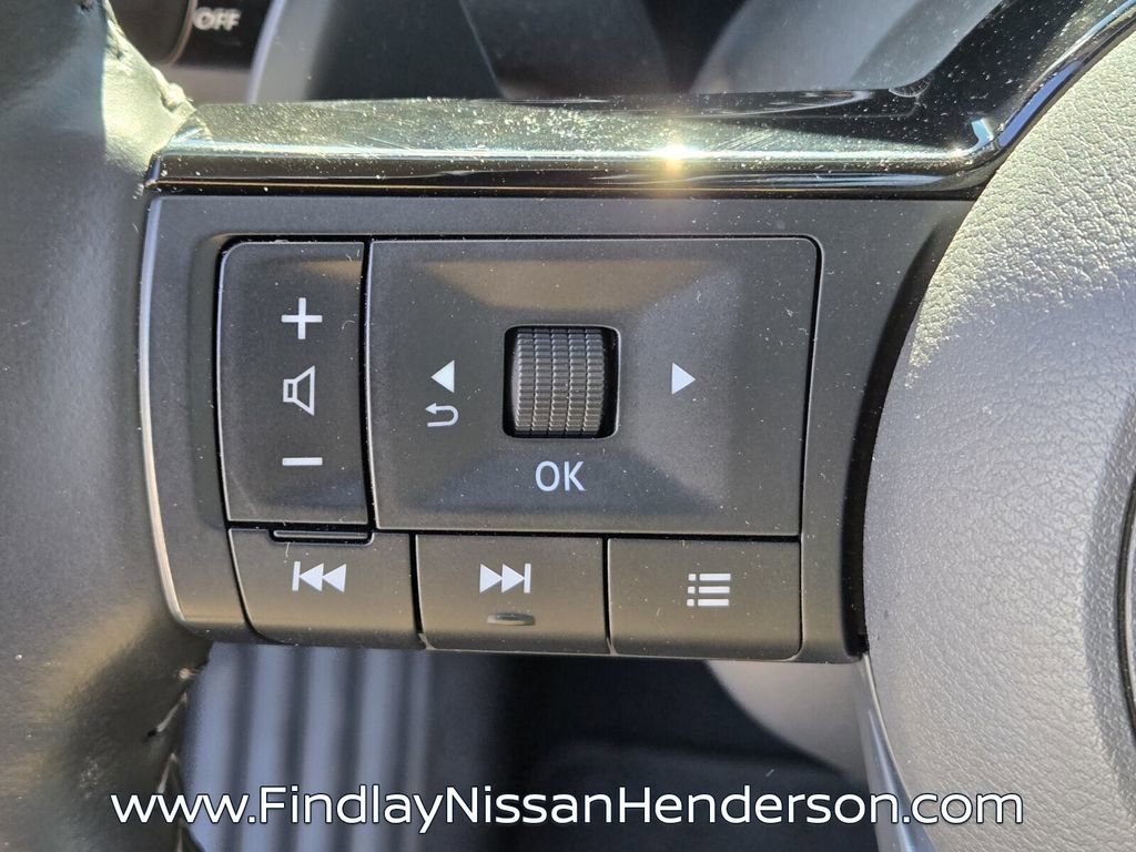 Used 2025 Nissan Pathfinder SL image 31