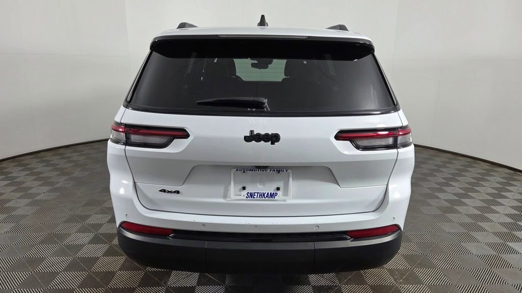 Used 2023 Jeep Grand Cherokee L Laredo image 7